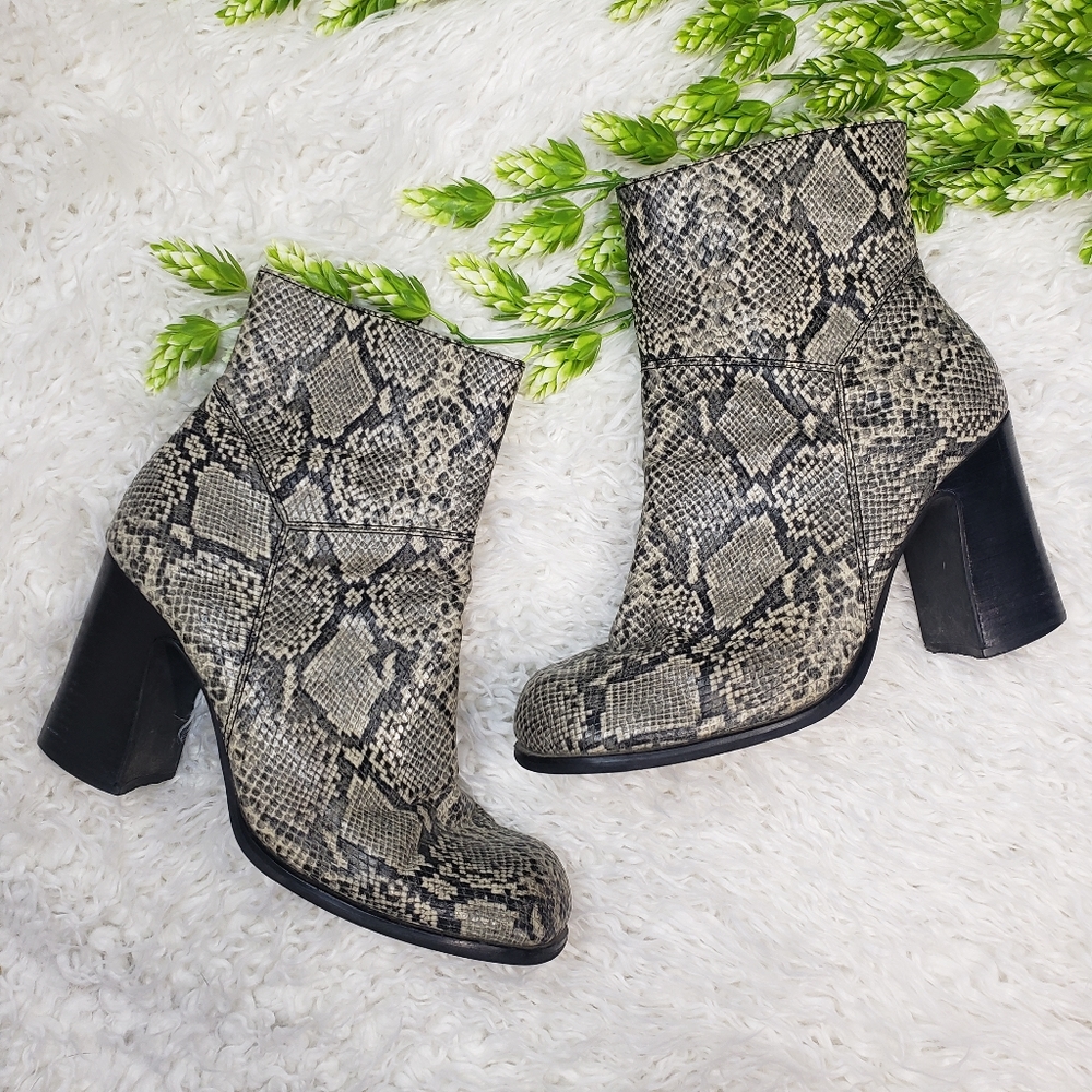 American Eagle ABBA Vintage Animal Print Bootie